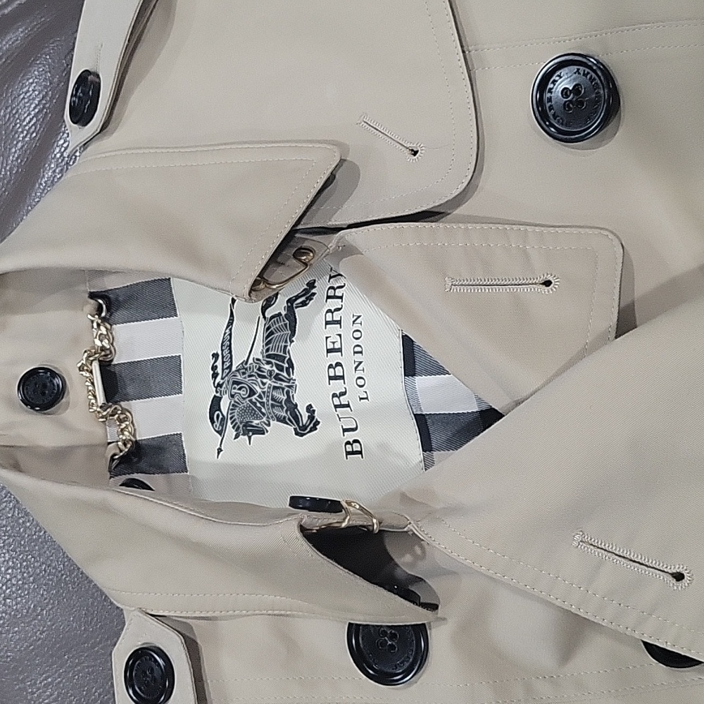 100% Authentic Burberry Prorsum Trench Coat with Lace Collar Size 4
